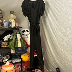 Elegant Black Jumpsuit with Puff Sleeves